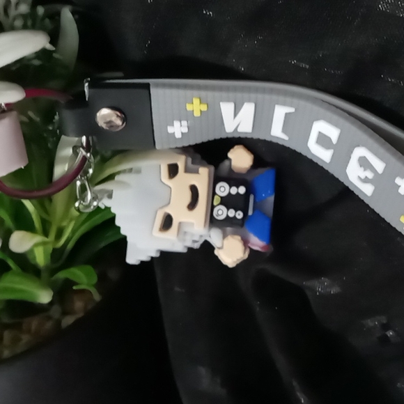 The avenger building pixels blocks keychain - Picture 5 of 8